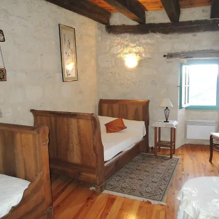 Gite Les Hortalis Montjoi Exterior photo